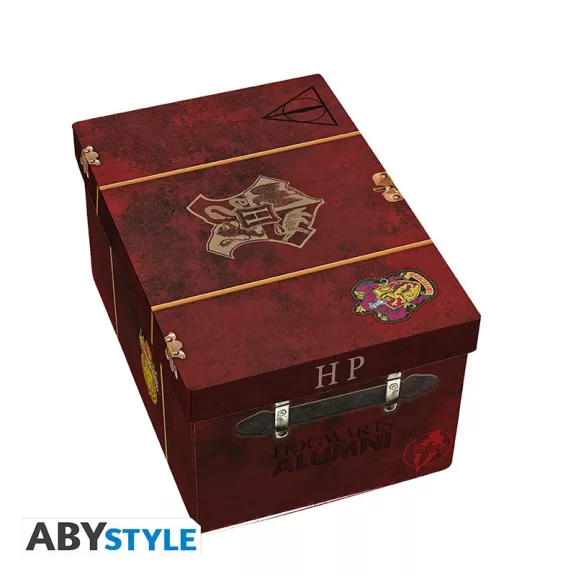 Harry Potter - Roxfort ajándékcsomag 3D bögrével, kulcstartóval és kitűzővel Harry Potter - Roxfort ajándékcsomag 3D bögrével, kulcstartóval és kitűzővel