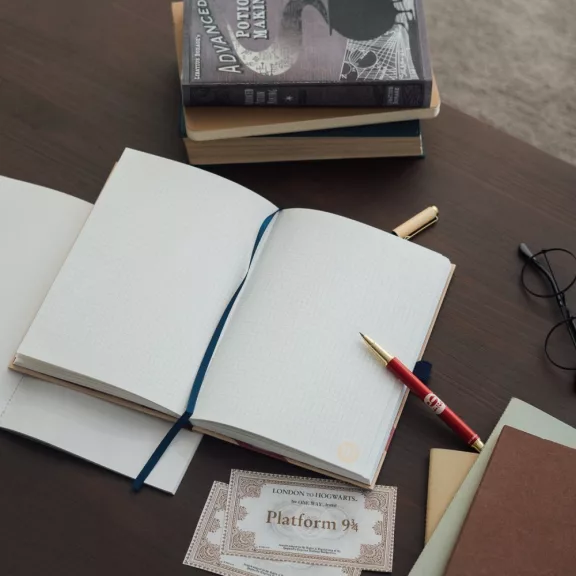 Harry Potter - 9 és 3/4 Vágány prémium A5 jegyzetfüzet tollal